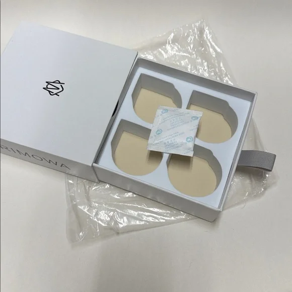 RIMOWA White Gift Box with Gray Pull Tab - Picture 4 of 5